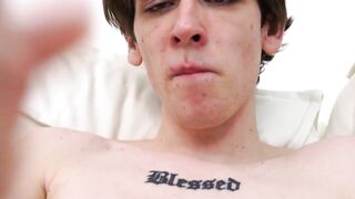 Nerdy Twink Ben Kiss pleasures self in hot wank off session