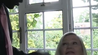 Old pussy and facial penetration by a black hairdresser