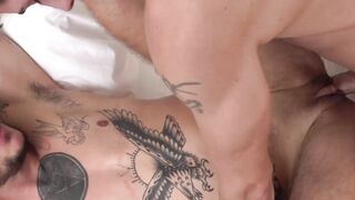 FTMPussy.com - Jay James & Tommy Tanner - Transexual Stevie Trixxx pounds on Jonnah W Hoe 2