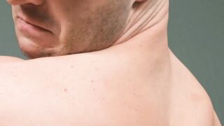 Muscular Micahel Boston got a sloppy blowjob before getting fuck in the ass