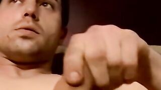 Handsome amateur presents his naked body and wanks off