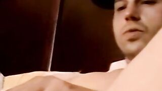 Handsome amateur presents his naked body and wanks off