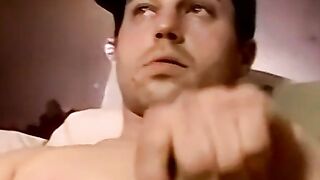 Handsome amateur presents his naked body and wanks off