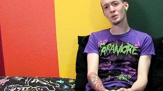 Punk rock twink Chris Jett masturbates and cums
