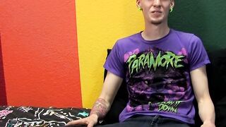 Punk rock twink Chris Jett masturbates and cums