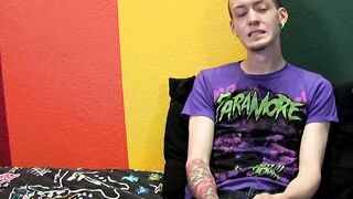 Punk rock twink Chris Jett masturbates and cums