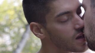 Sensual outdoor bareback with Thyle Knoxx and Rafael Louis