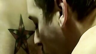 Tattooed amateur stuffs his cock inside his gay lover