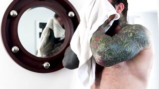DaddiesPorno.com - Alex Montenegro & Markus Kage - DILF seduces stepson in the shower
