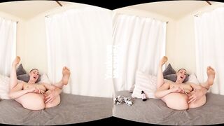 Yanks sexy Iris Ives Fills Both Holes Inside 3D