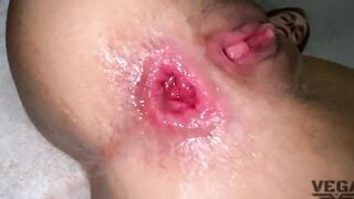 GAPE PERFORMANCE & CUM INTO THE BUTT
