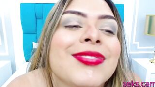 Sweet hispanic bombshell on cam