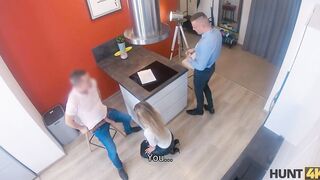 HUNT4K. Smart hunter seduces skinny blonde while checking new apartment