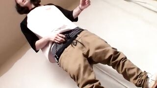 Straight skater dude Sean Johansen wanks his fat meat