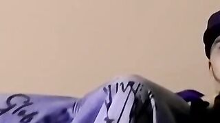 Amateur youngster shaved and sucked by old cum loving homo