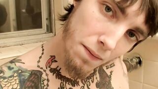 Hot Blinx jerked out his jizz and had a messy splashing all over the place