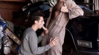 Sexy Roman Daniels sucked a big fat cock in a deep anal fucking by hairy Spencer Whit