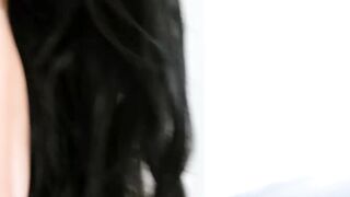Making beautiful blonde Sarah Taylor wet by sucking her pink vagina