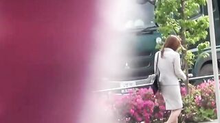 Pissing fetish Japanese babes caught red handed in public
