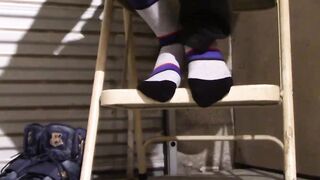 Hunk skater Blinx takes his hands around his stiff meat to play with it