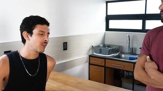 LatinoJuice.com - Enrique Mudu & Alberto Chimal - Lustful Enrique Mudu utilizes his e