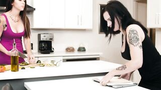 ADULT TIME - Good PAWG Kenzie Madison Scissors  Twerks With Her Stepsisters Lesbo Boss