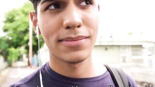 LatinoJuice.com - Straight guy Ariano maintains eye contact with me while he blows my