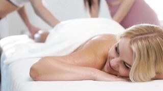 ALL CUNT WITH MOUTH GRIND - 4-Handed Rubs Is Always Better And Even More So With The 2 Beauty Masseuses