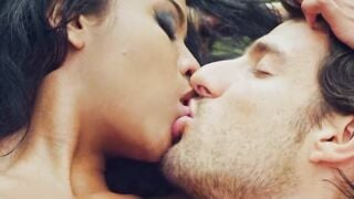 Natural ebony Nia Nacci banging cock