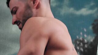 Masseur AJ Sloan could not resist to finger and breed the pucker of Casey Everett