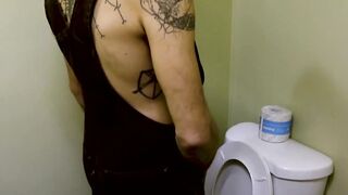 StepsonXXX.com - My bearded stepdad Matt Muck shoves his huge flashlight into my dark