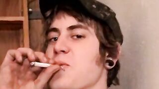 Blonde Carl plays cock while chain smokin