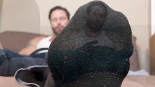 Muscular horny Joey J jerks off while his size twelve feet are sucked by dominant Ril