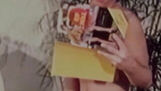 Very attractive Lee shoots a heavy load of cum after thorough jerking