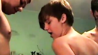Beautiful teen sucking big cock and hammered in threesome