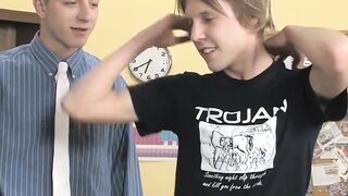 Smooth twink Kaiden Ertelle fucked from behind after hot BJ