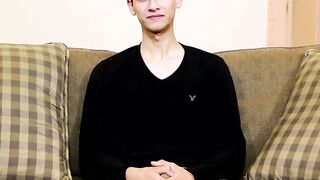 Twink is impossible to stop from jerking off after interview