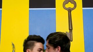 Twink unloads jizz on himself white his ass is anal slammed