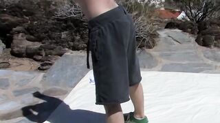 Flexible twink ends up jerking off after erotic stretching