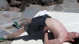 Flexible twink ends up jerking off after erotic stretching