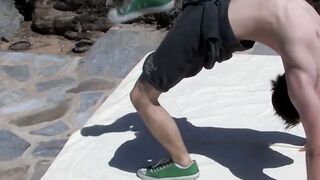 Adaptable twink winds up snapping off after suggestive extending