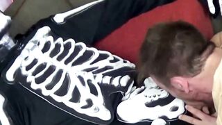 FTMPussy.com - Naughty ftm Luke sucks Zack Grays huge cock in skeleton suit
