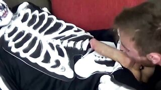 FTMPussy.com - Naughty ftm Luke sucks Zack Grays huge cock in skeleton suit