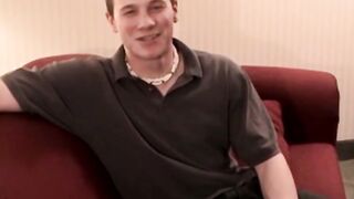 Sporty guy Tommy jacks off his cock while his toes are curling out of pleasure