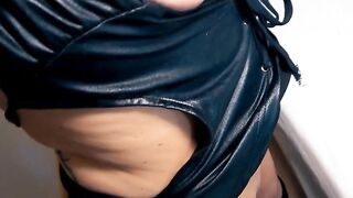 Sensual blind date with lonely tattoo MILF