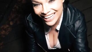 Sex date with Bombshell natural breasts housewife
