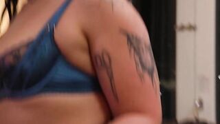 Beauty pornstar Holly Day makes fans day by smothering him with her huge butt