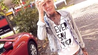 Milf with short hair Vicky Hundt ripped