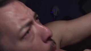 Cock sucker Datgeek devours Dallas Knoxxxs cock as his midnight snack