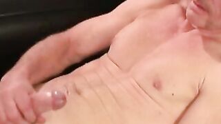 Athletic mature amateur masturbates on camera solo and cums
